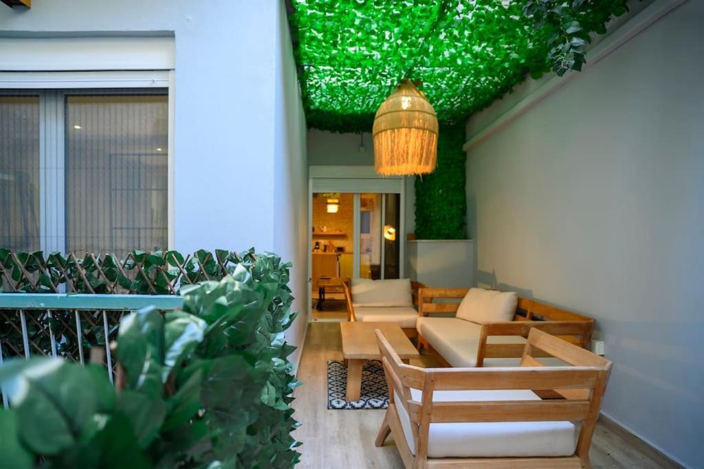 Hidden Garden Of Kallithea * Athen